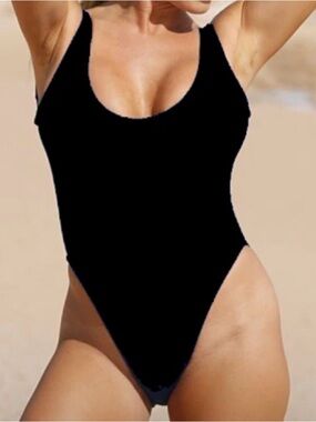 NWOT Ujena Black High Cut Tank One Piece Size 6